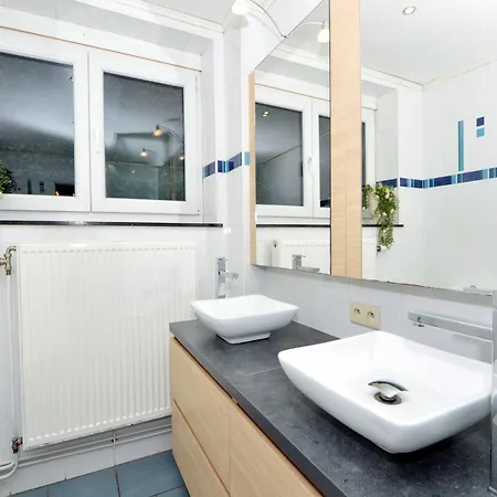 בית נופש In *