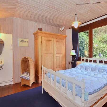 In בית נופש לה רושה - אן - ארדן