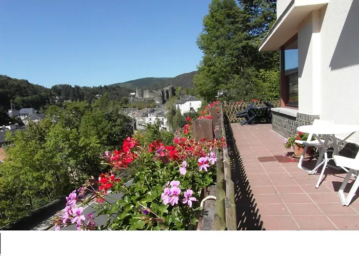 In بيت للعطل